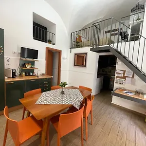 due-passi-dal-centro.taorminaitalyhotels.com/